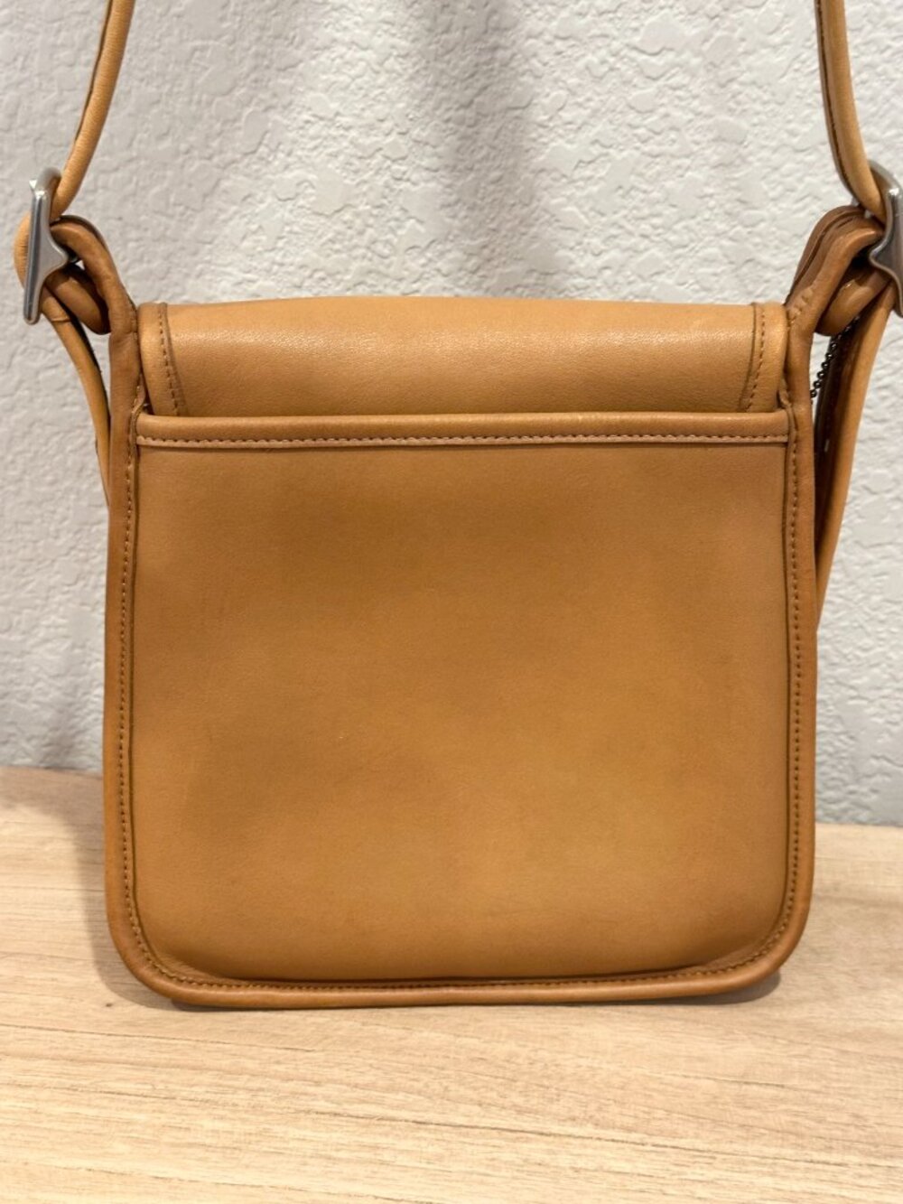 COACH Legacy Medium Studio Flap - Camel Leather - Y2K - style #9145 - Picture 3 of 14